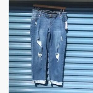 Maternity Boyfriend Jeans . Size: Large {12-14} . Women's . Time and Tru